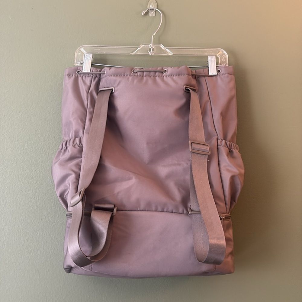 Beyond Yoga Convertible Gym Bag Birch Backpack Tote - Picture 9 of 11